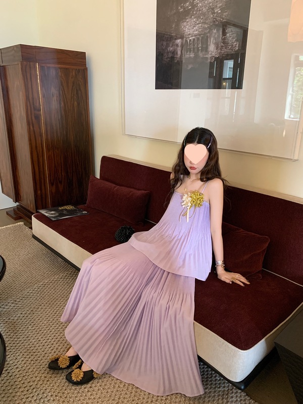 ル・ルージュ 周美梅 ファンタジーディープライラック スタイリッシュプリーツテクスチャーA裾サスペンダーロングスカートスーツ|undefined