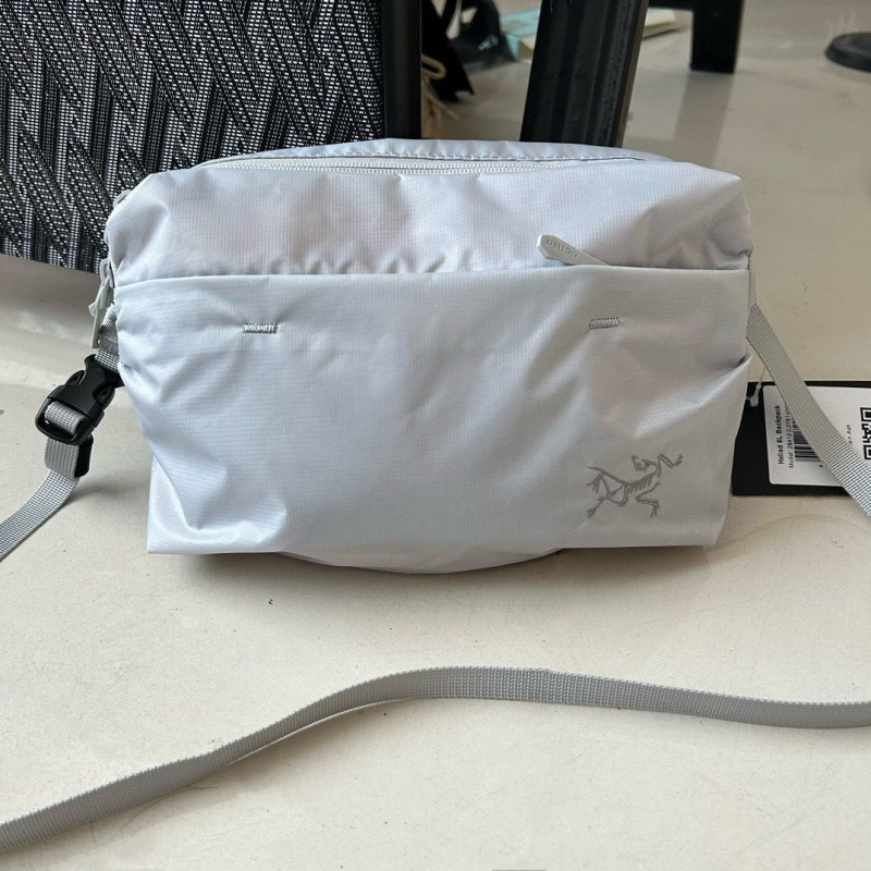 軽量の新しいアウトドアハイキング登山バッグバックパック防水男性と女性のバックパック大容量レジャー旅行無地|undefined