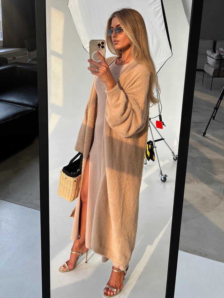 Áo cardigan len lông mềm dáng dài rộng cổ chữ V tay dài — hồng, màu xám, quần kaki chi tiết 59