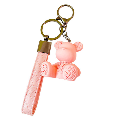 Bamboo bear keychain, fashionable male personality, bear car keychain, doll, exquisite bag pendant, female keychain
