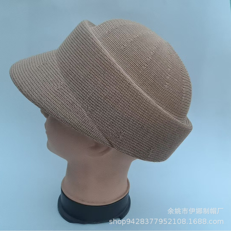 카키색
