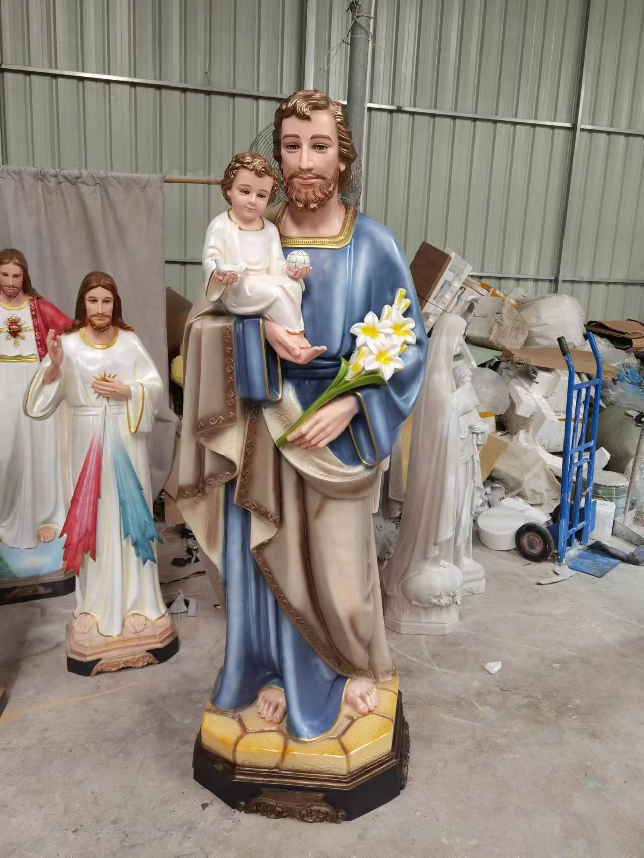 210cm José abraza a un niño santo adornos mirando estatuas de fibra de vidrio decoración de la iglesia 200 - 220