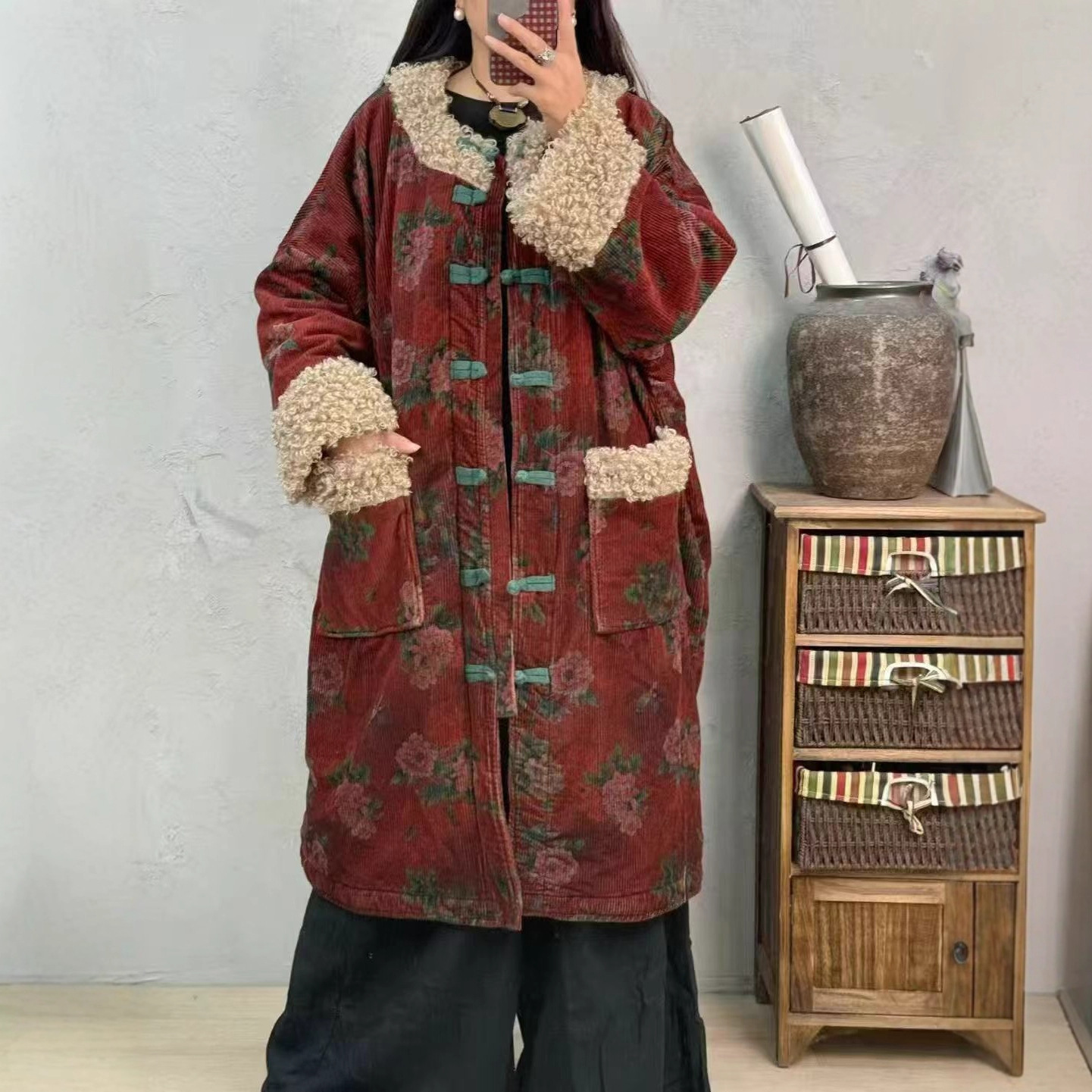 秋冬款韩版宽松文艺复古灯芯绒印花拼接羊羔毛中长款棉衣女25-133