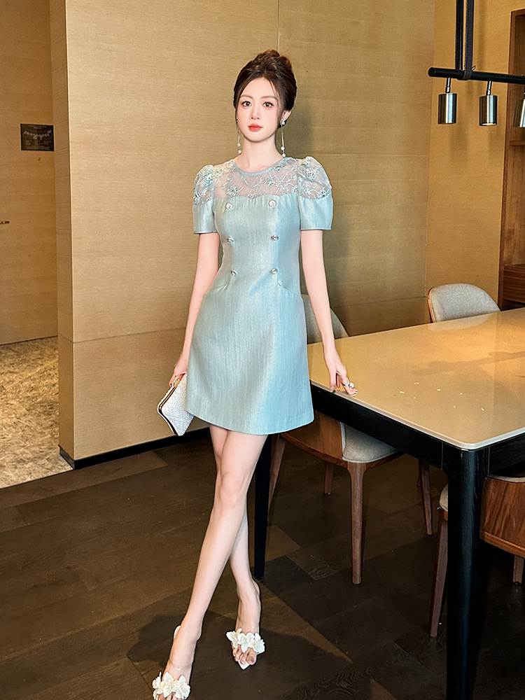 Đầm chữ A nữ thắt eo hai hàng khuy phong cách tea dress mùa hè 2026 — Xanh nước trong