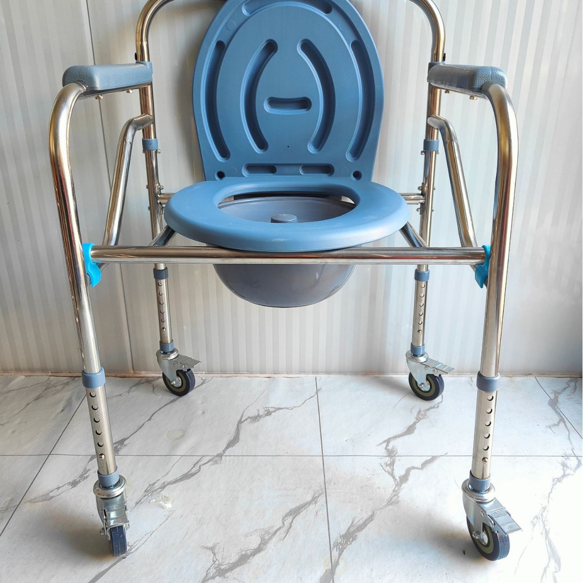 Fabricantes de sillas de baño plegables de acero inoxidable, inodoros móviles para ancianos, inodoros para mujeres embarazadas, sillas de baño auxiliares para discapacitados image 8