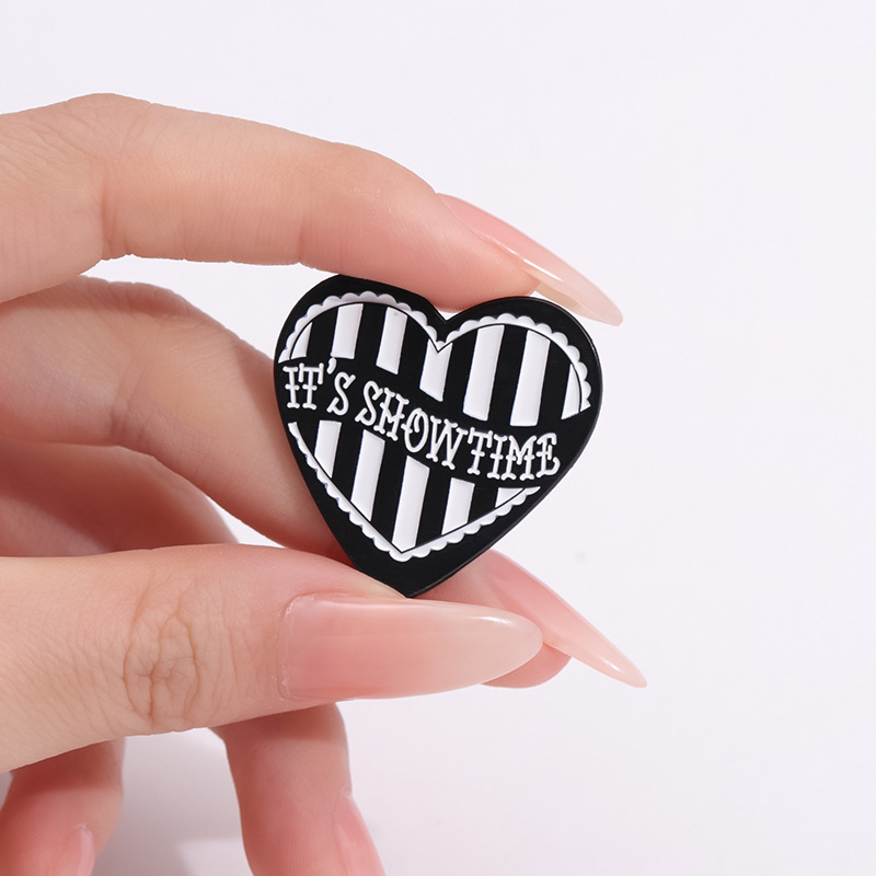 Cartoon Style Pin Book Letter Heart Shape Alloy Stoving Varnish Unisex Brooches display picture 2