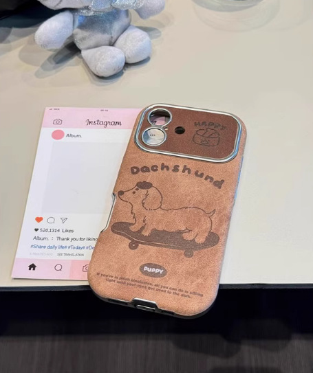 Monopatín de dibujos animados gato IPhone16PROMAX parche de ventana Apple 15pro/16 funda para teléfono móvil IP15