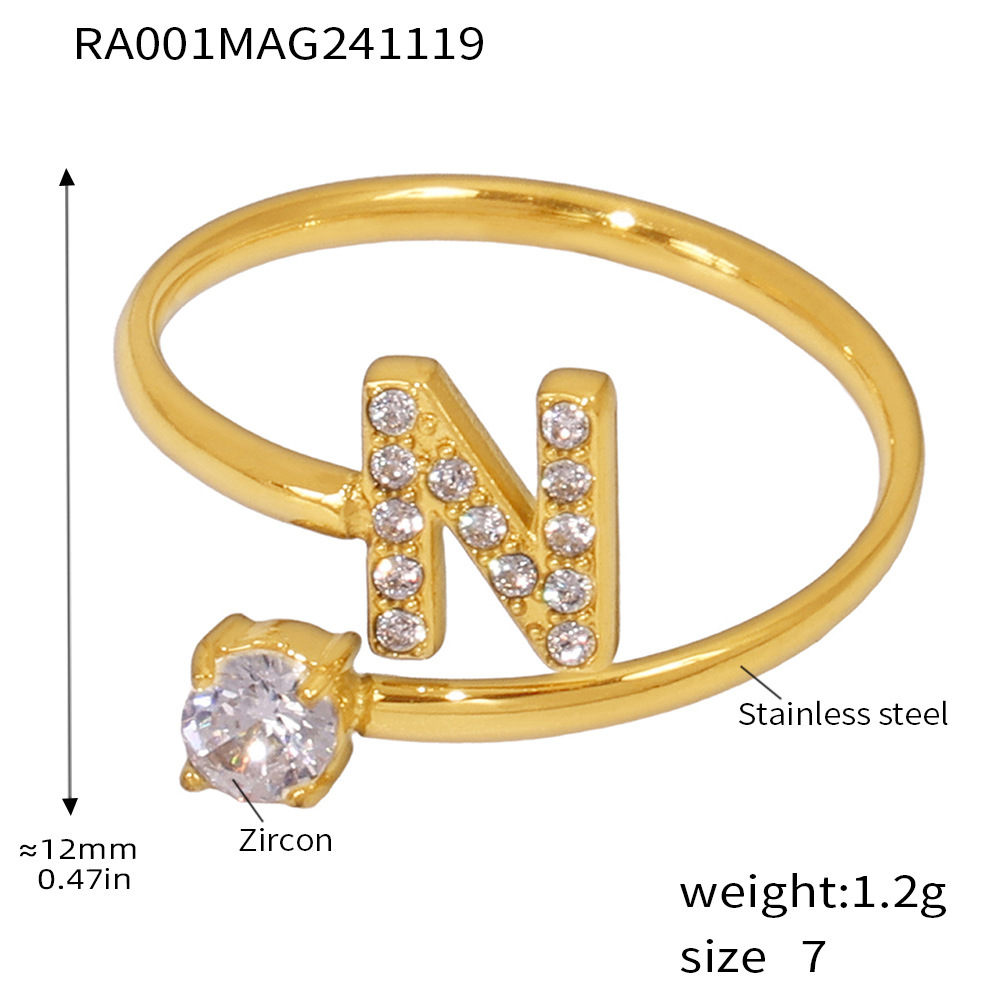 Qiong Yao Titanium Steel 26 letras con incrustaciones de circón Juego de joyas PVD chapado en oro real collar de retención de color pulsera anillo aretes