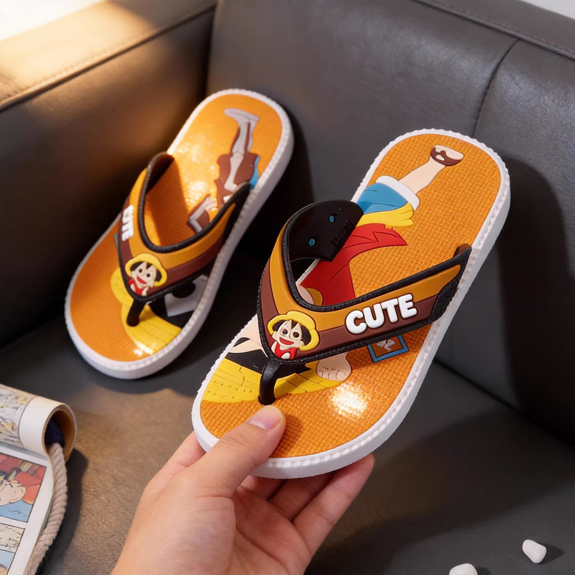 Chanclas infantiles casuales, cómodas, antideslizantes y resistentes al desgaste, sandalias tipo thong para niños de 8 a 12 años, dibujos animados, venta al por mayor para niños pequeños
