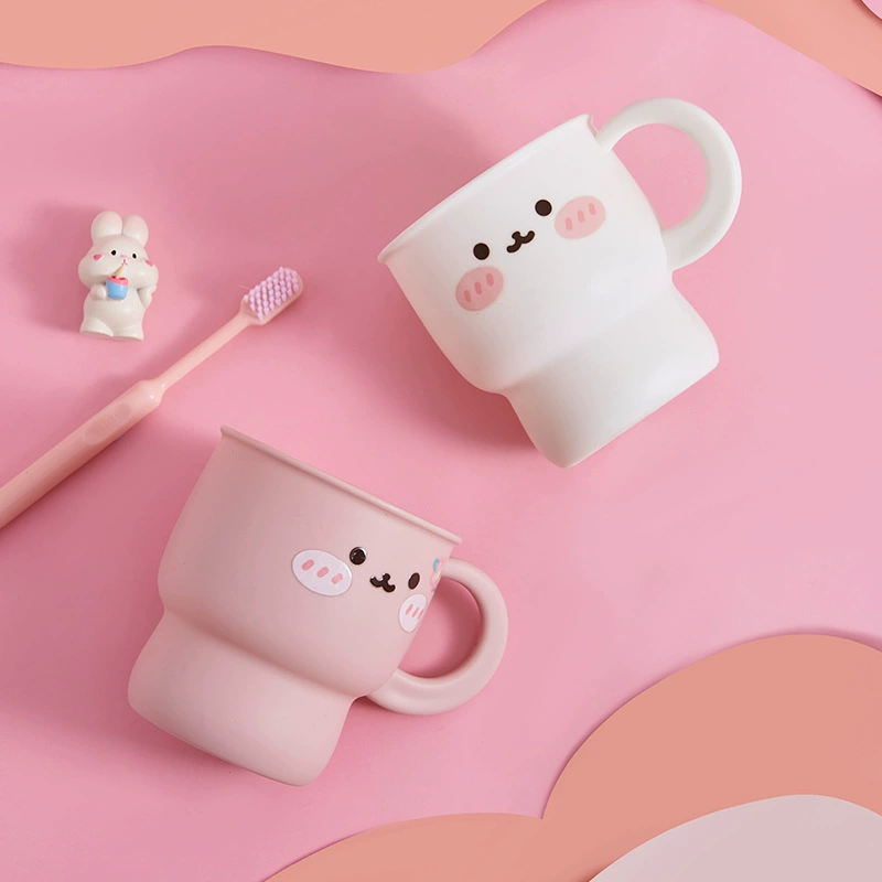 Любите пластиковые чашки для полоскания рта кролика