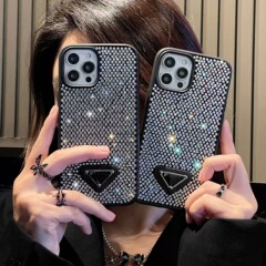 适用苹果17promax三角标水钻手机壳iphone16保护套15pro硬壳潮牌
