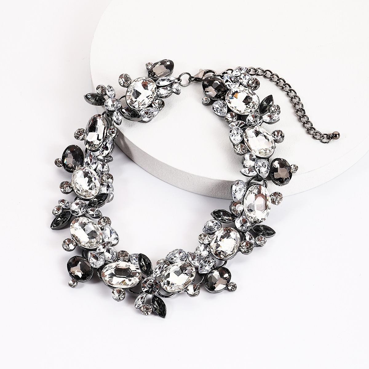 1 Piece Retro Oval Alloy Rhinestone Womenu0027S Necklace