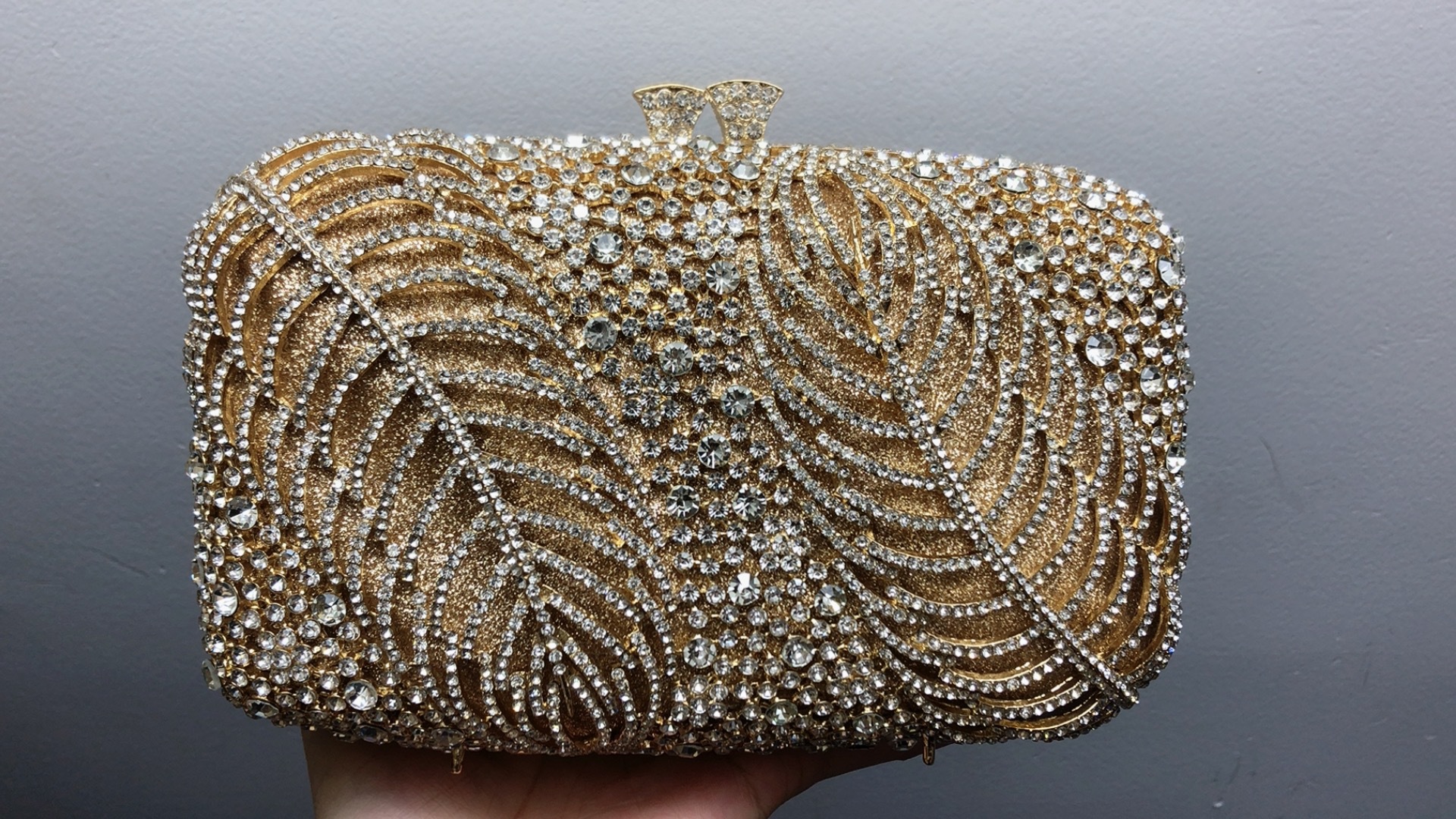 40 lá sequin kim cương trắng nền vàng