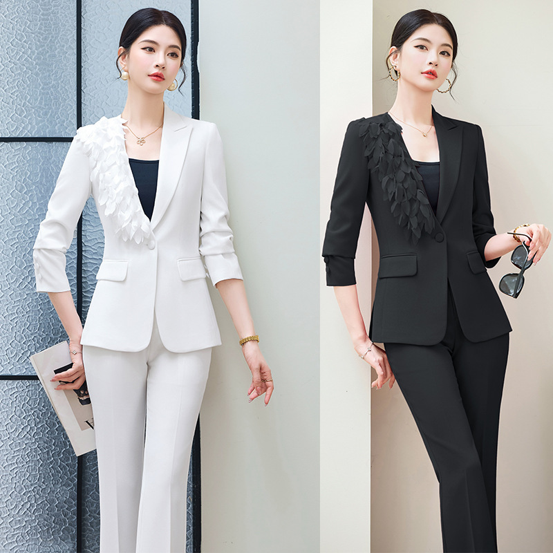 Red Elegant Ladylike Professional Suit Set for Women, Stylish and Sophisticated for Business Gatherings, Fashionable New Two-Piece Set Red Elegant Ladylike Professional Suit Set for Women, Stylish and Sophisticated for Business Gatherings, Fashionable New Two-Piece Set