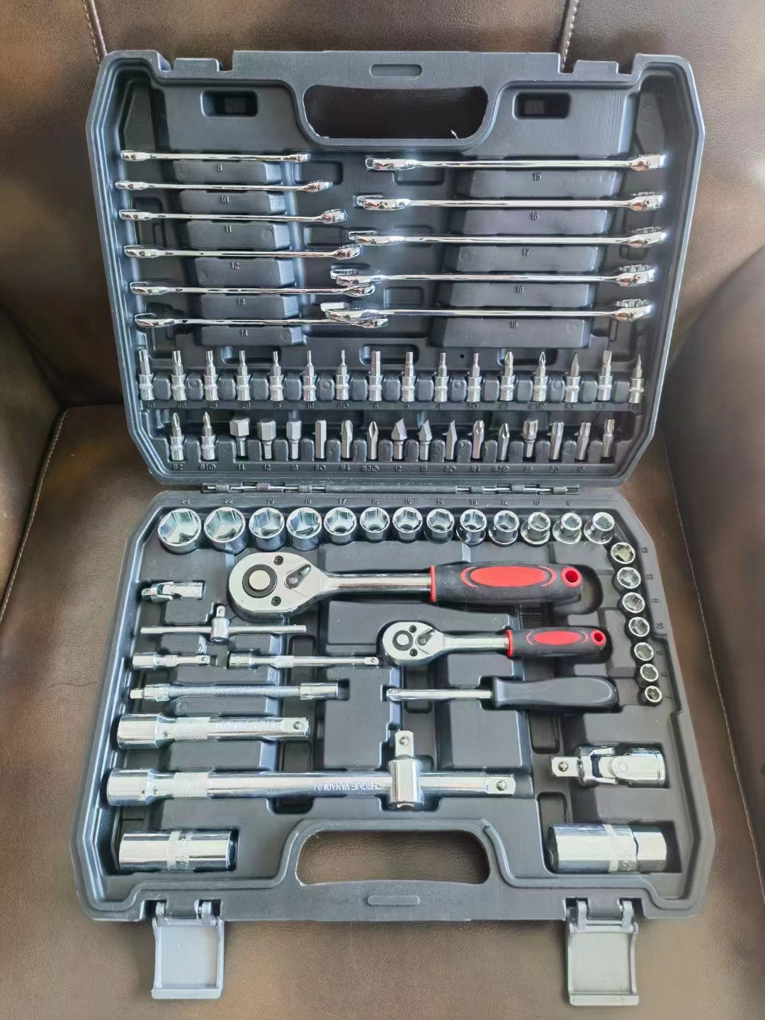 SOURCE factory goods 53 pieces auto repair set tools car repair machine repair fast 108-piece Large flying ratchet wrench