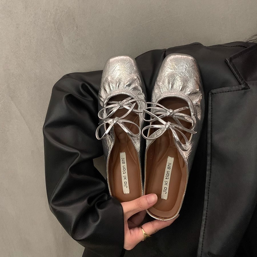 Inner realce bowknot plateado puntera medio arrastre zapatos de mujer moda exterior 2025 nuevas sandalias Mary Jane de verano