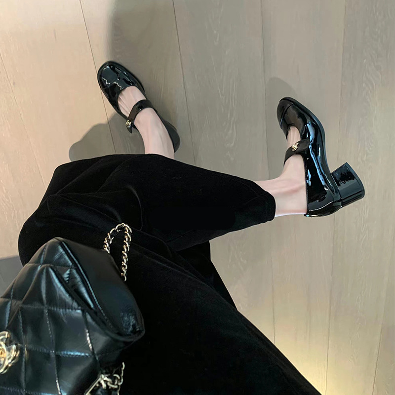 검은 청키 힐