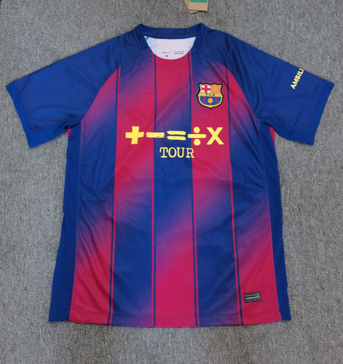 Футбольная футболка, разные клубные дизайны (Atlanta, Barcelona, Lisbon, South Africa), размеры S–XXL