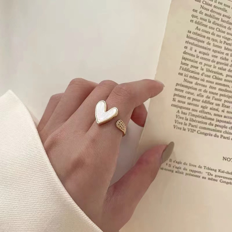 Ins celebrity trendy heart-shaped love ring for women, fashionable, personalized, niche design, open-mouth index finger ring, high-end style