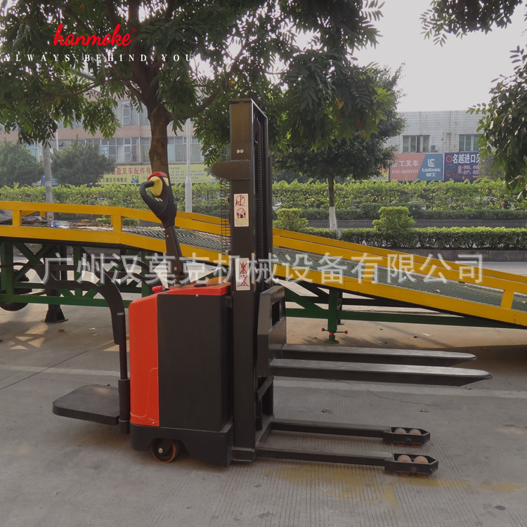 现货供应OPK1吨全电动液压叉车出口款站驾式全电动堆高车代理加盟