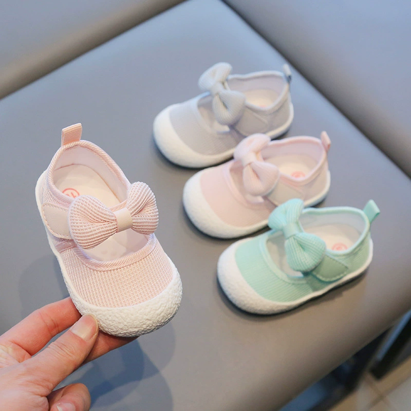 Xiaoxiao Весна От 1 до 2 лет Обувь для маленьких девочек дышащая сетчатая обувь принцессы с бантом Нескользящая одинарная обувь с мягкой подошвой оптом