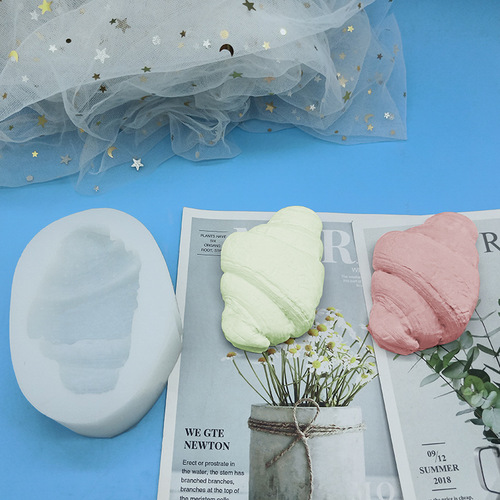 Croissant scented candle plaster silicone mold diy simulation bread pastry chocolate cake baking grinding tool
