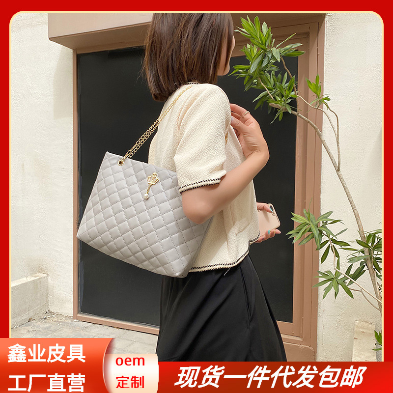 2023 bolsas de compras de gran capacidad coreana bolsas de moda mama tote bolsas de hombro bolsas de mujeres transfronterizas fabricantes de bolsas de cabello recto image 1