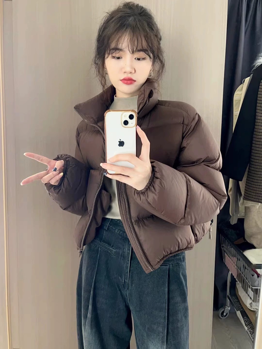 White Duck Down Puffer Jacket For Women Trendy Kendall Jenner Style_voghion.com