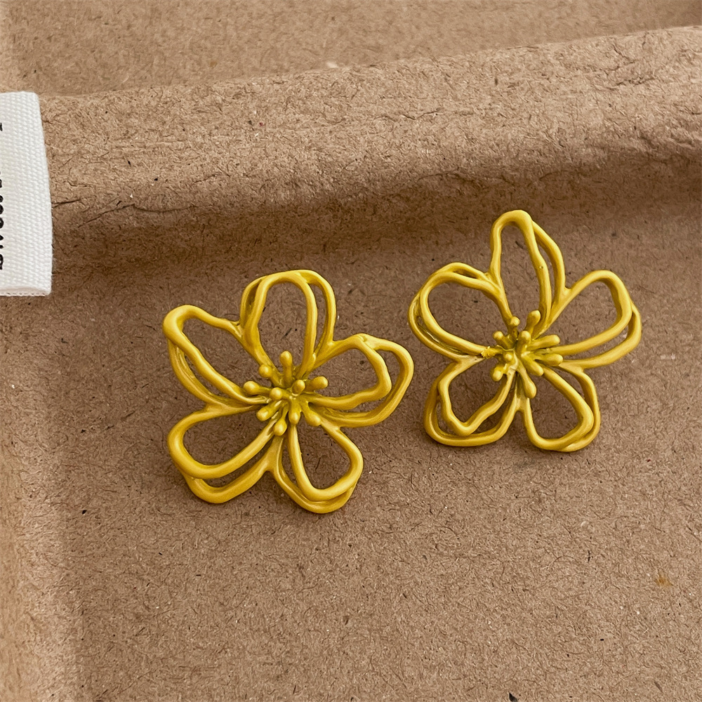 9g Weight 925 Sterling Silver Ear Needle Material Ear Studs Classification 1 Pair Quantity Holiday, Daily Occasion Alloy Material Flower Pattern All Seasons Season Women's Gender Elegant, Vintage Style, Sweet Style 1 Pair Elegant Vintage Style Sweet Flower Alloy Ear Studs 5