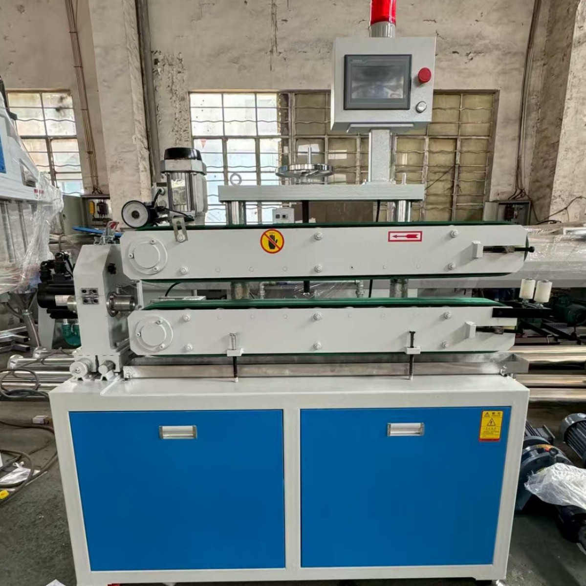 【牵引机】履带牵引 双工位牵引机 PVC皮带牵引 拉管机皮带式