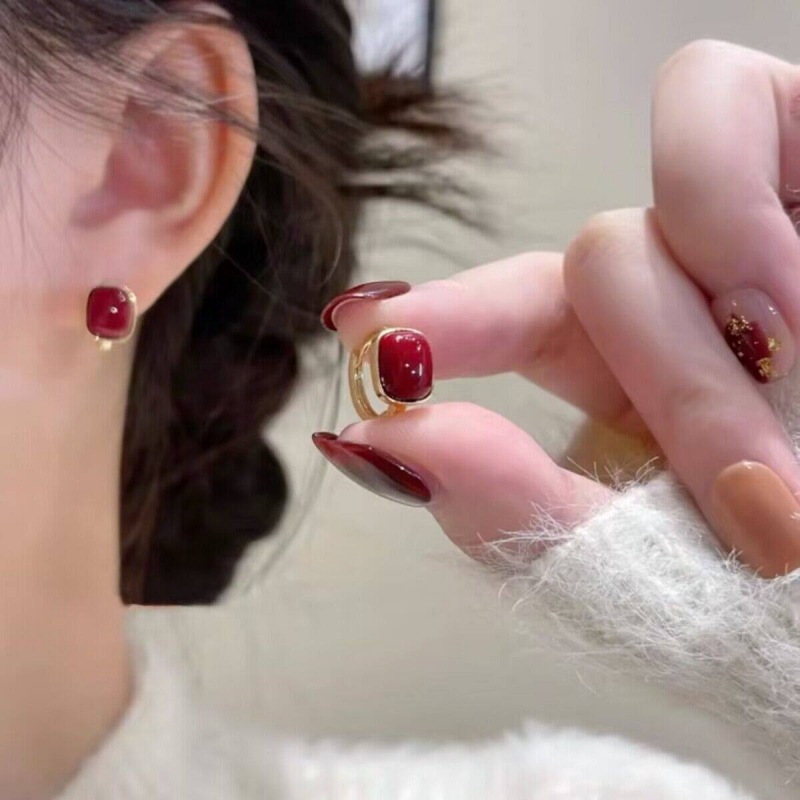 Square red earrings pearl