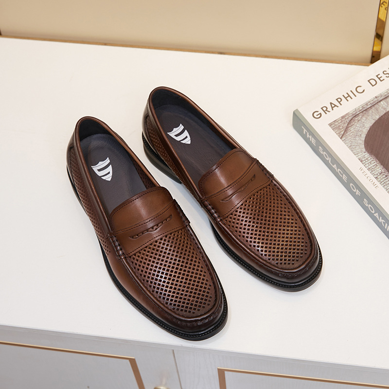 Leather hollow breathable men's business casual leather shoes cover foot punching professional men's shoes_voghion.com