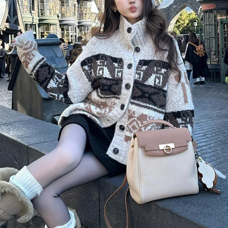 重工慵懒风费尔岛毛衣外套女高领秋冬季新款加厚外穿潮牌针织开衫