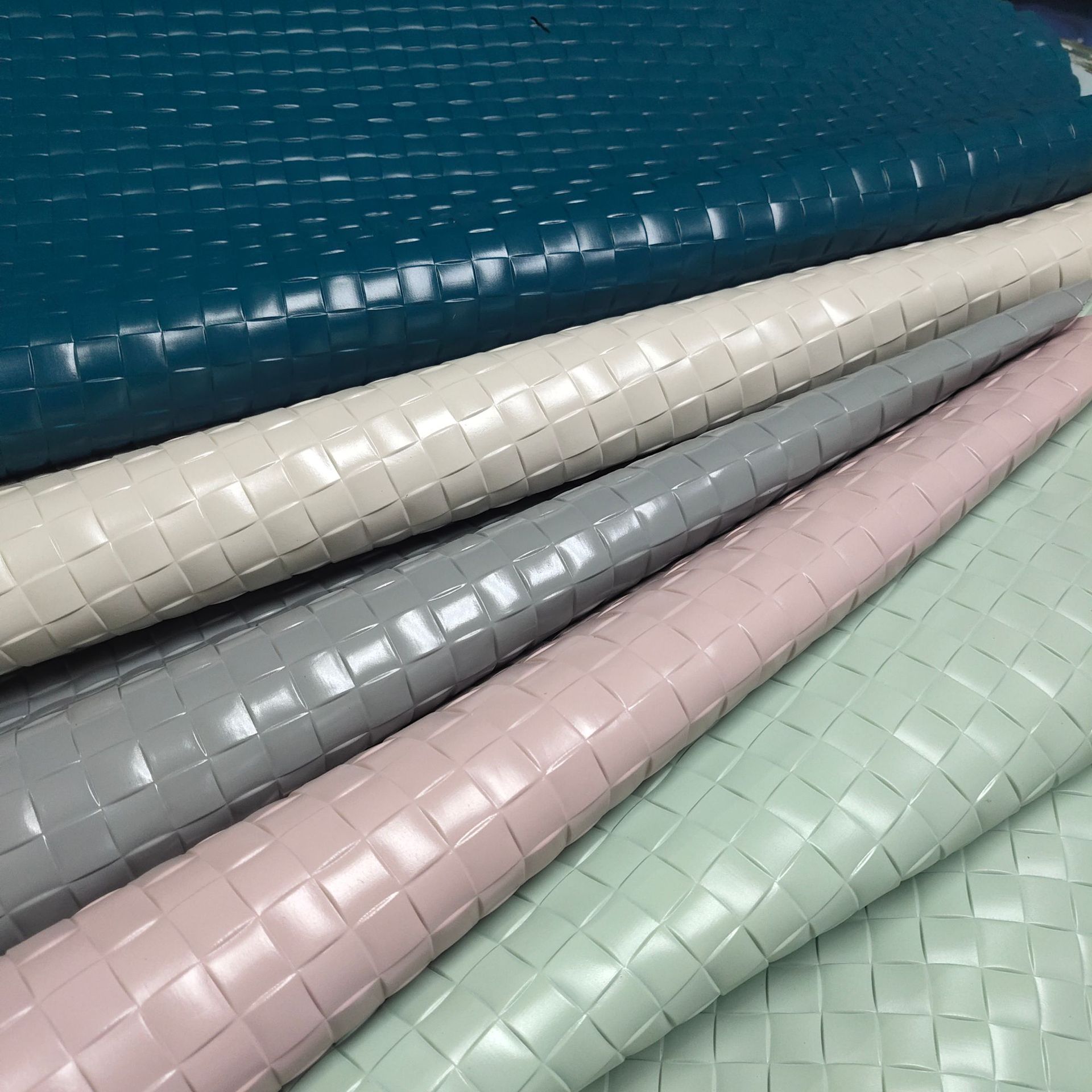 新款压纹彩色真皮头层皮革软席轻奢风沙发垫防滑厂家坐垫通用皮革