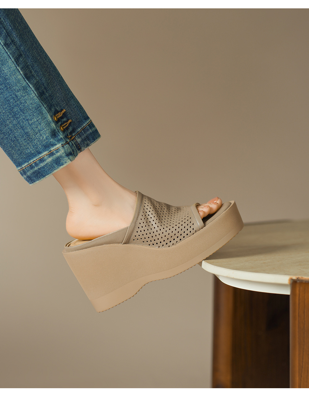 Dép sandal cao gót nữ da cừu đế xuồng mũi hở quai ngang — màu trắng ngà chi tiết 11