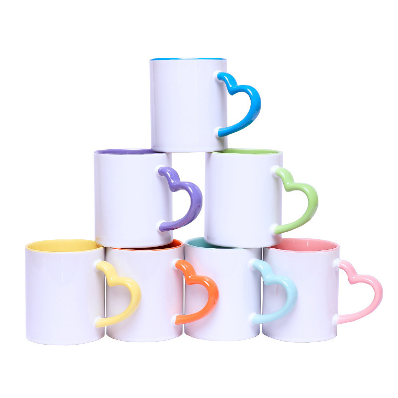 La taza de cerámica de doble color llega a la imagen para imprimir el patrón del logotipo, la transferencia térmica de regalos publicitarios, el color interior personaliza el negocio del color. image 5