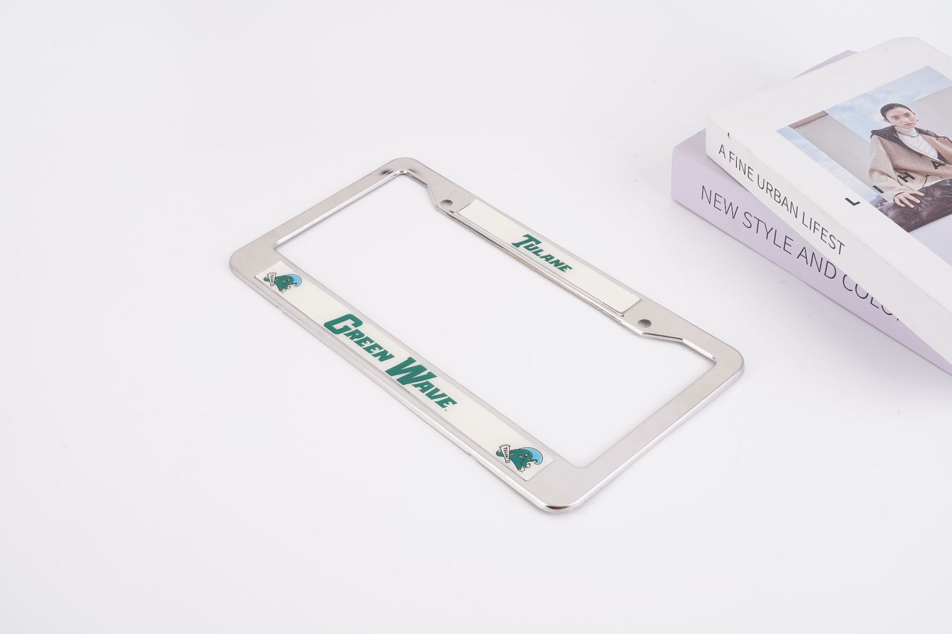 Cross-border manufacturer wholesale foreign trade aluminum alloy metal signboards, license plate frames, and logos, large quantities at favorable prices