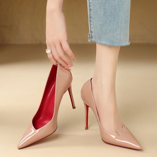 �t�׸߸�ЬŮV�ڼ��� 2026�����¿��ԸМ\�ں�ɫ��Ƥ8cm������Ь