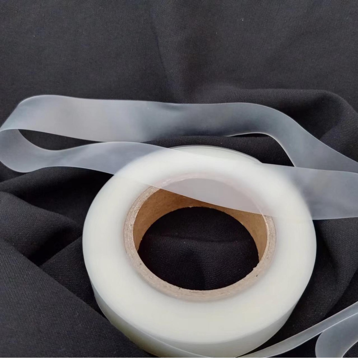 冲锋衣雨衣TPU透明热封胶条帐篷雨衣密封防水热熔胶条厂家直销