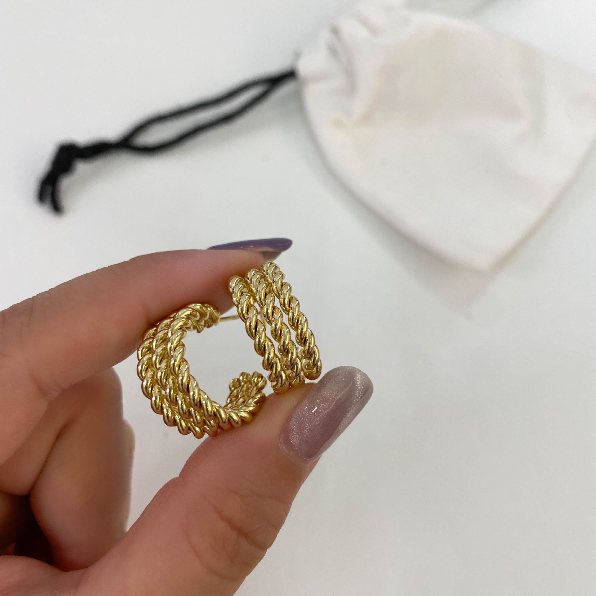 Coreano Fritto Pasta Twists Premium Cerchio Donne Nuovo Moda Yiwu Design Personalizzato Orecchini Gioielli_voghion.com