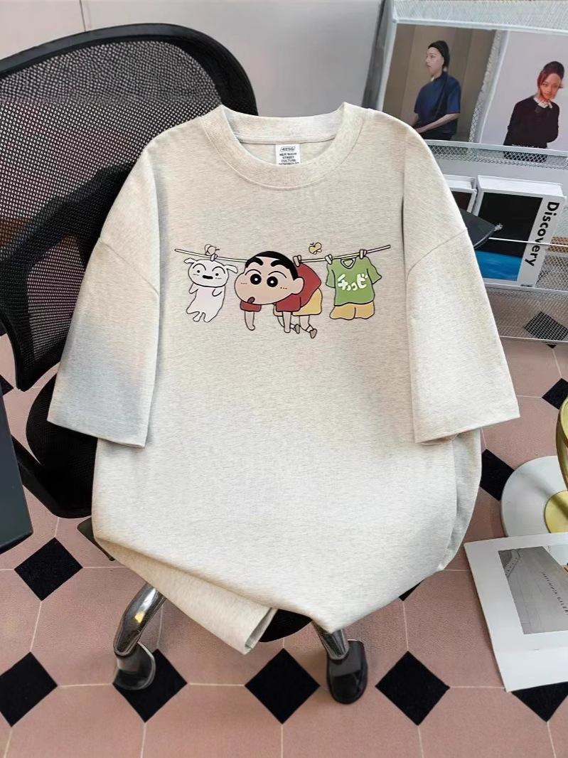 漫画和風クレヨンしんちゃんプリントコットン半袖Tシャツ男性と女性のための夏のトレンディなブランドルーズで多用途なトップスイン