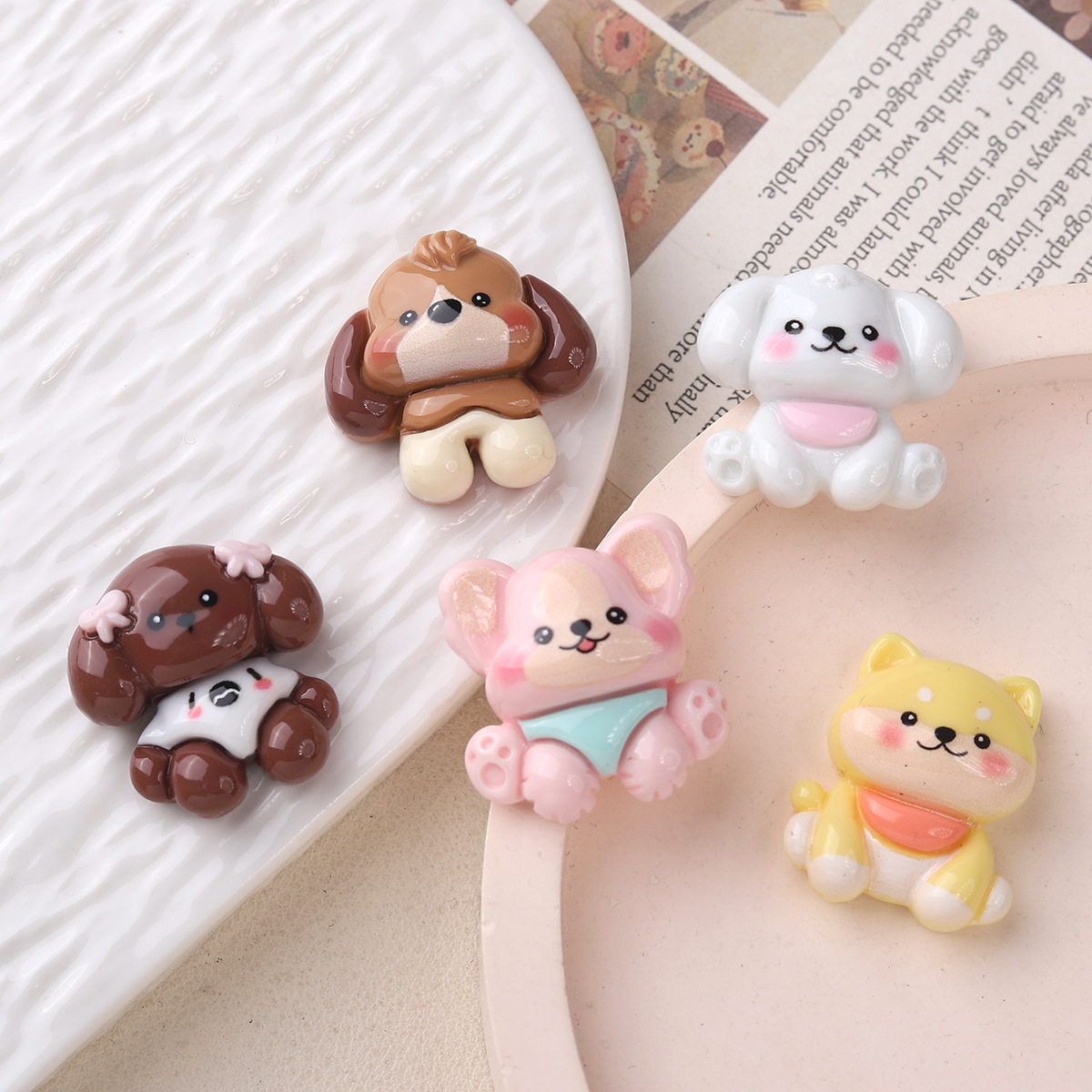 만화 DIY 수지 액세서리 사랑스러운 강아지 크림 접착제 수제 헤어 클립 휴대 전화 케이스 신발 버클 액세서리 배치