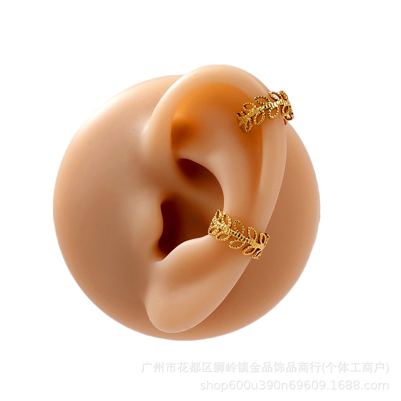 Aretes de acero de titanio de estilo retro transfronterizo no se desvanecen nicho femenino de lujo ligero de alto nivel accesorios de abertura de acero inoxidable