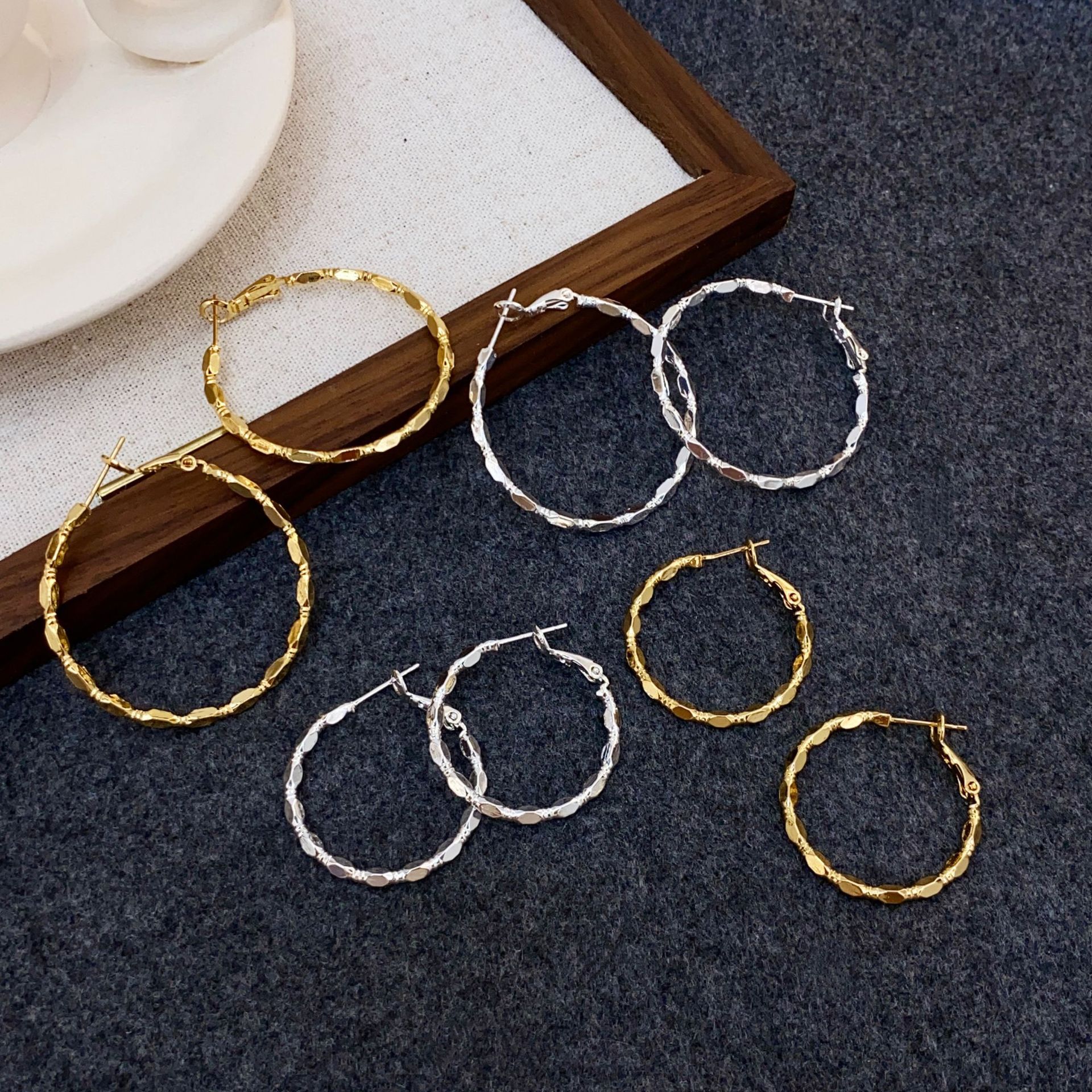 Copper Gold-Plated Korean-Style High-End Large Hoop Earrings for Women, New Trendy Fashion Exaggerated Circle Versatile Hoop Earrings