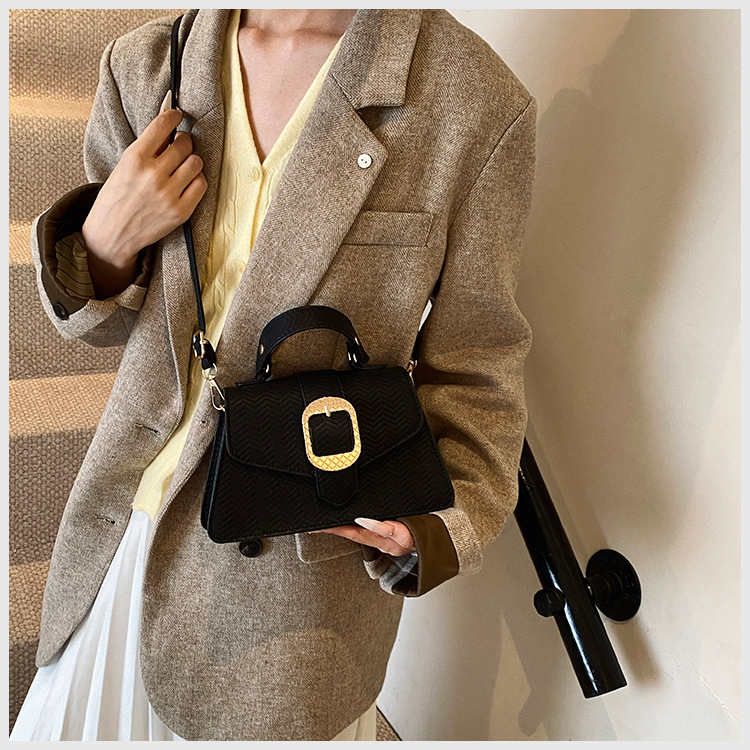 Cross-border wholesale niche design commuter crossbody bag for women 2024, fashionable and versatile women's single-shoulder armpit small square bag undefined