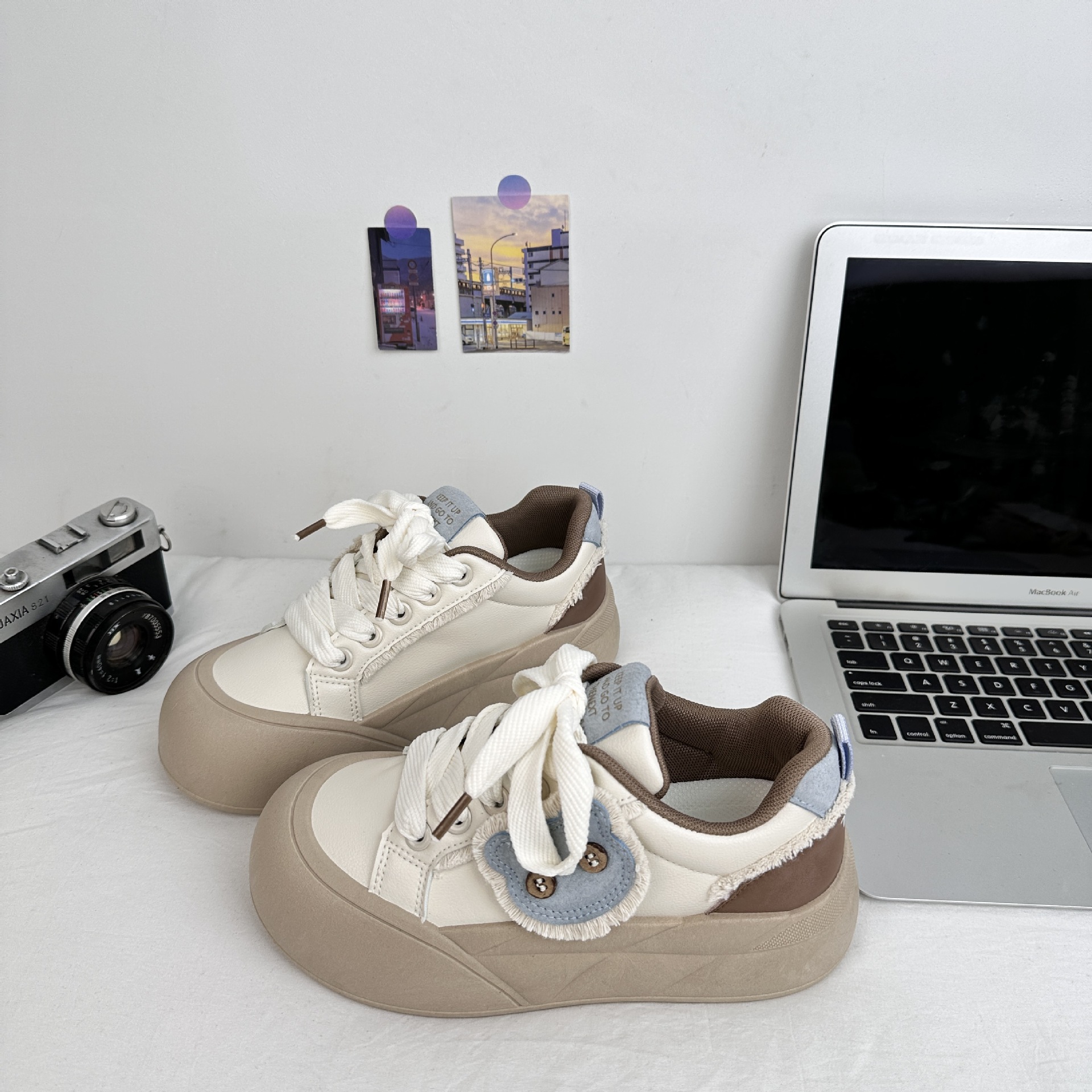 Yuanbo primavera de zapatos de skate de estudiantes de suela gruesa zapatos casuales para mujeres versátiles 2025 nuevos zapatos coreanos