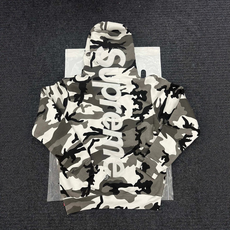 In stock SUPERME 26SS SATIN APPLIQUE HOODED satin applique hooded sweatshirt In stock SUPERME 26SS SATIN APPLIQUE HOODED satin applique hooded sweatshirt