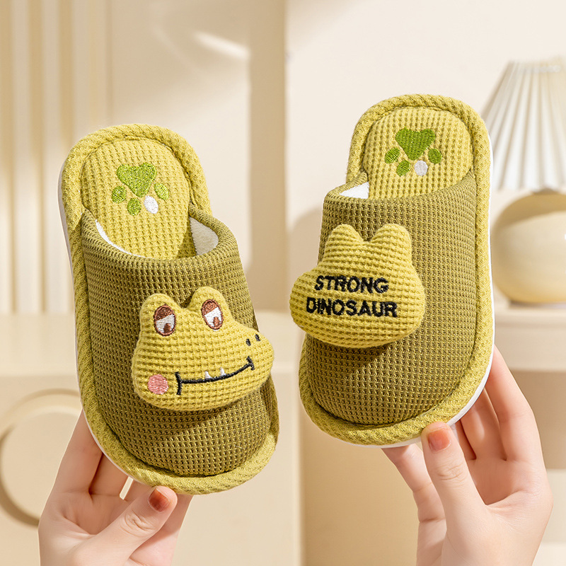 Invierno zapatillas de algodón para niños, niños y niñas, padres e hijos, bolsas de dibujos animados lindas, tacones antideslizantes para bebés en el interior, zapatillas de lana casera