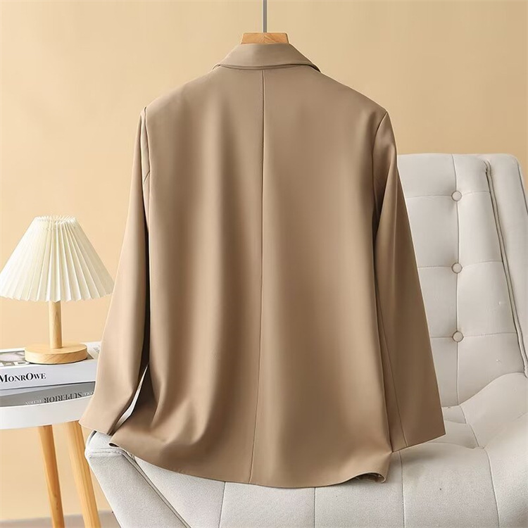 Giacca blazer donna elegante per ufficio taglio sartoriale moderno_voghion.com