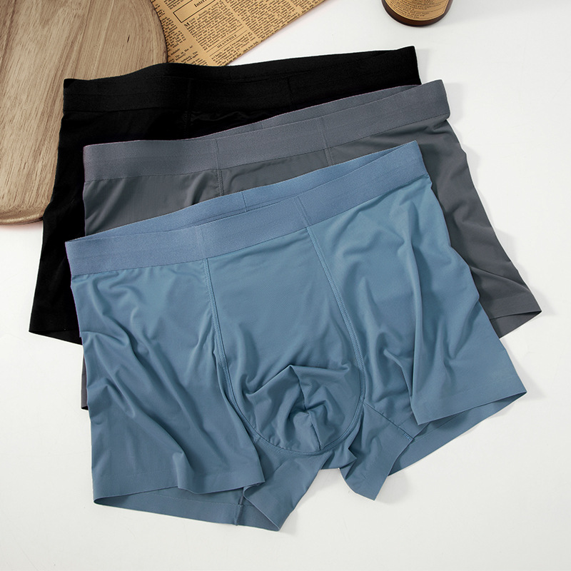 Pantalones de hielo de verano antibacterianas de malla de hombre ventilación cintura media sin marcas cuadrangulares de ángulo plano Pantalones de hombre en stock al por mayor